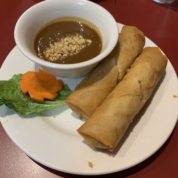 Pho 81 - Spring Rolls with a tiny piece of lettuce - Vietnamese Near Me - Germantown, Maryland