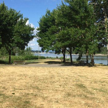 Chinook Landing - Great river views - Parks Near Me - Fairview, Oregon