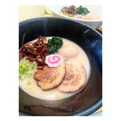Burosu ramen & Sushi 最好的拉面和寿司 by null