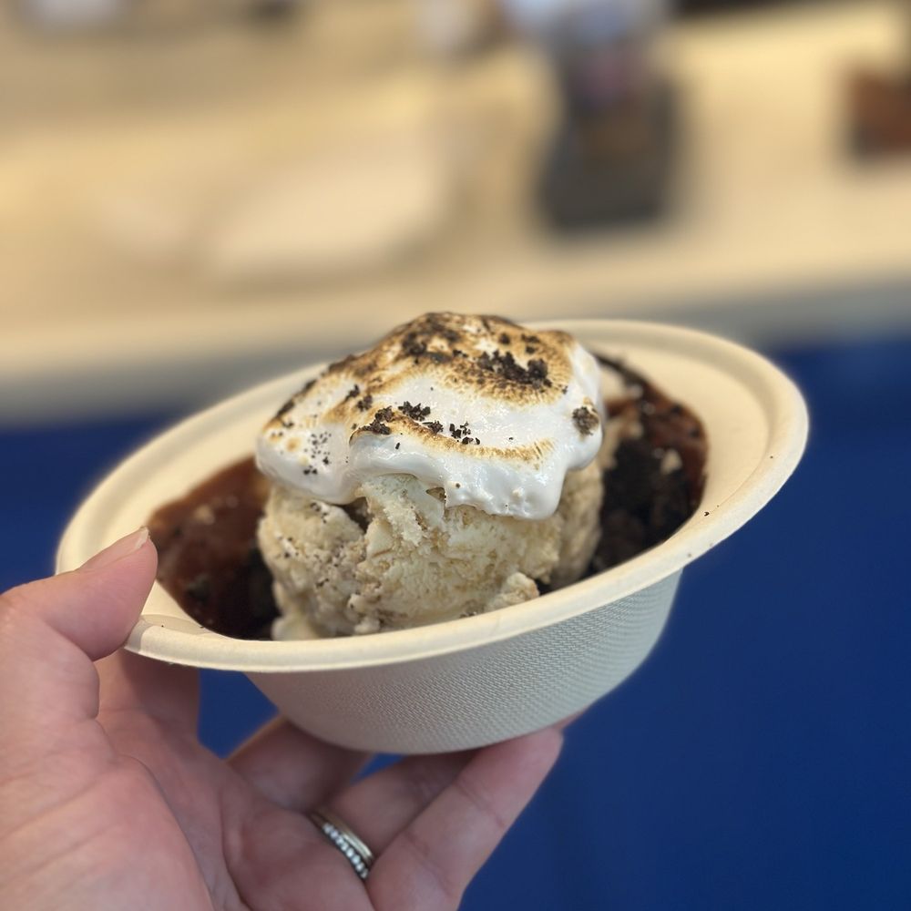 Humphry Slocombe Pruneyard - Ice Cream & Frozen Yogurt Near Me - Campbell, California
