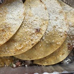 Chapala Express - No son tacos al carbon, mas bien tortilla con carne