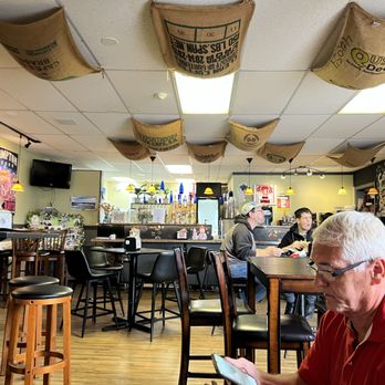 Coffee Break Cafe - The dining room. - Coffee & Tea Near Me - Hampton, New Hampshire