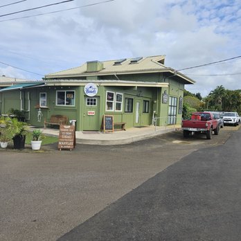 North Shore Bowls - The exterior from across the street... next to a clinic - Acai Bowls Near Me - Kilauea, Hawaii