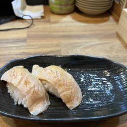 Matsuyama - Seared salmon nigiri