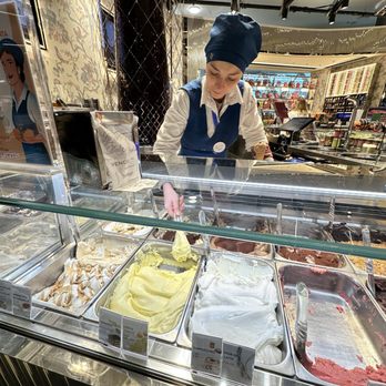 Venchi - Chocolatiers & Shops Near Me - Fiumicino, RM Venchi - Chocolatiers & Shops Near Me - Fiumicino, RM