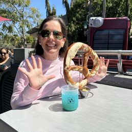 Blue Hawaiian and Quantum Pretzel Blue Hawaiian and Quantum Pretzel