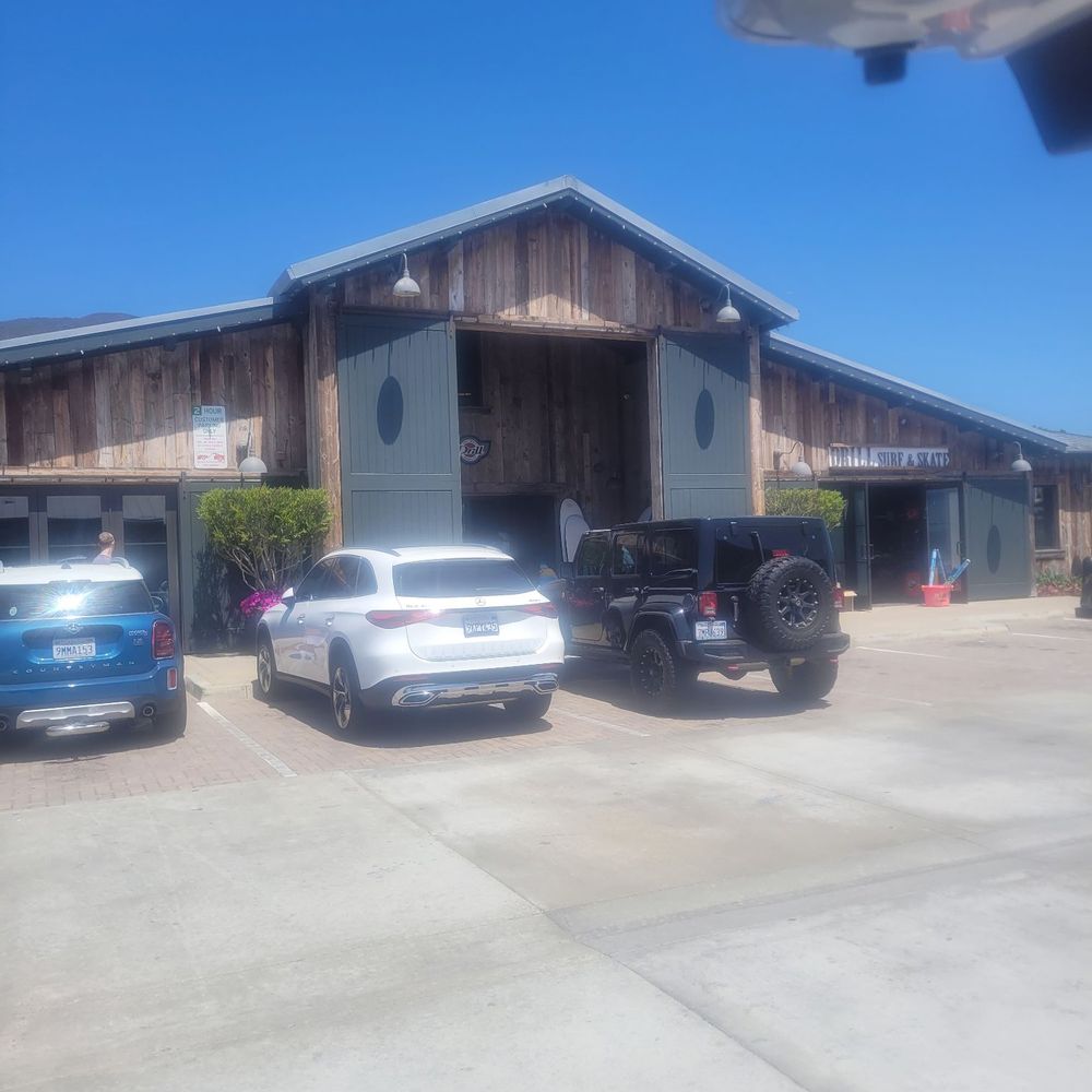 Malibu Ranch Market - Outside - Beer, Wine & Spirits Near Me - Malibu, California Malibu Ranch Market - Outside - Beer, Wine & Spirits Near Me - Malibu, California