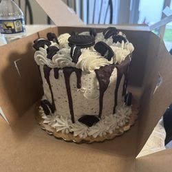 Tessa's Creations - Oreo cake