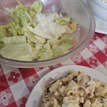Wool Growers Restaurant - Salad y potato salad - Basque Near Me - Los Banos, California Wool Growers Restaurant - Salad y potato salad - Basque Near Me - Los Banos, California