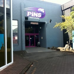 Pins Bowling