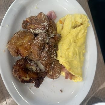 Hash Kitchen Arcadia - ham and cheese omelette - Breakfast & Brunch Near Me - Phoenix, Arizona
