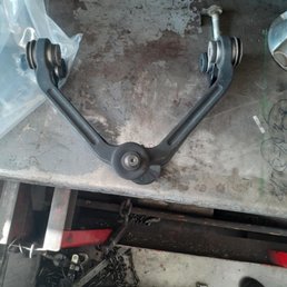 The picture Clarence Brown sent me to compare the control arms. The picture Clarence Brown sent me to compare the control arms.