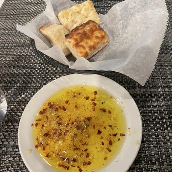 Piccolo Restaurant - Bread and oil - Wine Bars Near Me - Mayfield Heights, Ohio
