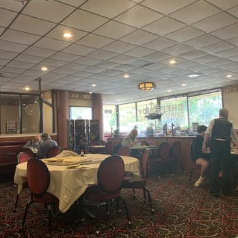 Chef Choy - Dining room ambience - Chinese Near Me - Pleasant Hill, California