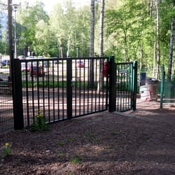Viherkallionpuiston koira-aitaus