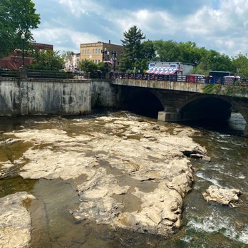 Chagrin Water Falls - Parks Near Me - Chagrin Falls, Ohio Chagrin Water Falls - Parks Near Me - Chagrin Falls, Ohio