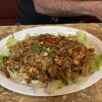 Asian Experience - Drunken Noodles - Thai Near Me - Taft, California