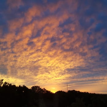 WorldMark Galena - A beautiful sunrise from our balcony!! - Resorts Near Me - Galena, Illinois