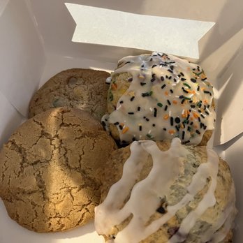 Blue Eyed Baker - Pumpkin spice cookie, m&m cookie, funfetti scone, and blueberry scone - all dangerously delicious! - Bakeries Near Me - East Aurora, New York Blue Eyed Baker - Pumpkin spice cookie, m&m cookie, funfetti scone, and blueberry scone - all dangerously delicious! - Bakeries Near Me - East Aurora, New York