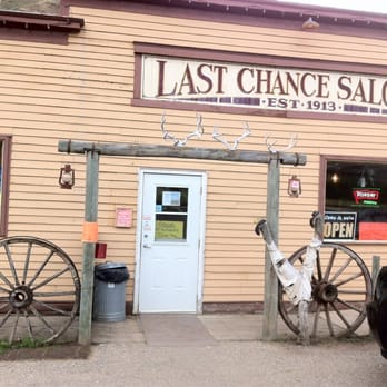 Last Chance Saloon - Front entrance - Pubs Near Me - Rosedale Station, Alberta