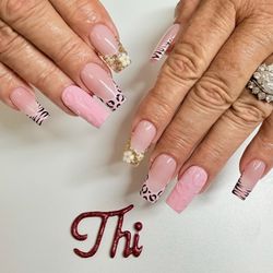 Luxe Nail Bar