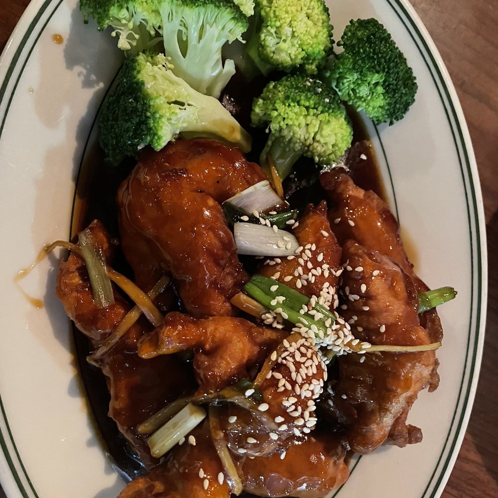 Thai Taste - Matthews - a plate of chicken and broccoli - Thai Near Me - Matthews, North Carolina Thai Taste - Matthews - a plate of chicken and broccoli - Thai Near Me - Matthews, North Carolina
