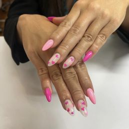 Frenchies Modern Nail Care New Braunfels: Ultimate Nail Beauty Spot