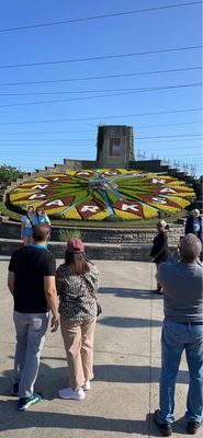 Floral Clock by null