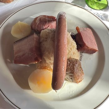 La Maison des Tanneurs - Gerwerstub - Sauerkraut with a ton of meat. - Alsatian Near Me - Strasbourg, 67 La Maison des Tanneurs - Gerwerstub - Sauerkraut with a ton of meat. - Alsatian Near Me - Strasbourg, 67
