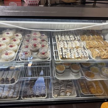 Dundee Bakery - Bakeries Near Me - Dundee, Florida