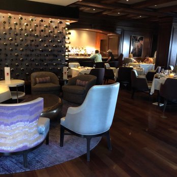 Salt - Lounge and bar area - New American Near Me - Amelia Island, Florida
