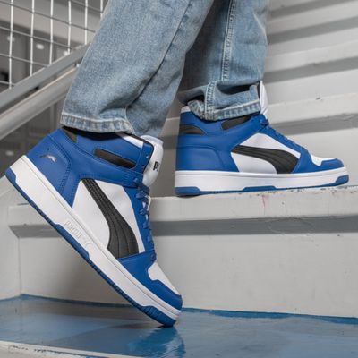 Shoe Station by null