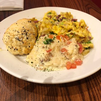 Miss Shirley's Cafe, Roland Park - Corn beef hash omelette with grits and bacon - American Near Me - Baltimore, Maryland Miss Shirley's Cafe, Roland Park - Corn beef hash omelette with grits and bacon - American Near Me - Baltimore, Maryland