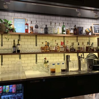 Easy ‘Que - Small bar but great bourbons - Barbeque Near Me - Kailua, Hawaii