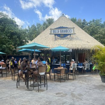 Discovery Cove - Adult beverage package available - Amusement Parks Near Me - Orlando, Florida