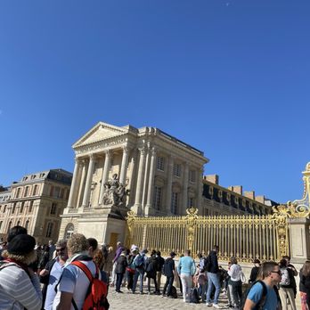 Château de Versailleo - Entrance - Landmarks & Historical Buildings Near Me - Versailles, 78