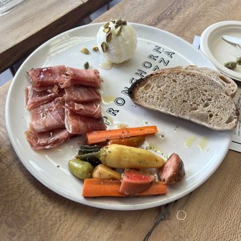 Arizona Winery Tours - Charcuterie with pickled veggies and homemade bread - Wine Tours Near Me Arizona Winery Tours - Charcuterie with pickled veggies and homemade bread - Wine Tours Near Me