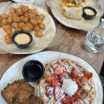 Cracked & Battered - Marina - Chicken and waffles, tater tots - Breakfast & Brunch Near Me - San Francisco, California