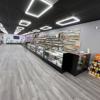 THE SMOKE STREET - Updated June 2026 - 40 Photos - 1823 SW Military Dr, San  Antonio, Texas - Tobacco Shops - Phone Number
