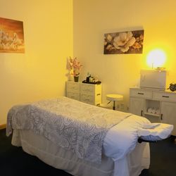 Elle’s Therapeutic Massage & Wellness