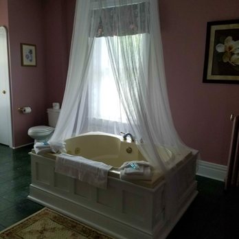 The Naples Hotel - Huge bathroom with a 2 person Jacuzzi tub - Hotels Near Me - Naples, New York The Naples Hotel - Huge bathroom with a 2 person Jacuzzi tub - Hotels Near Me - Naples, New York