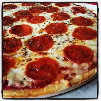 Frato's Culinary Kitchen - Great parbaked paper thin crust! - Burgers Near Me - Schaumburg, Illinois