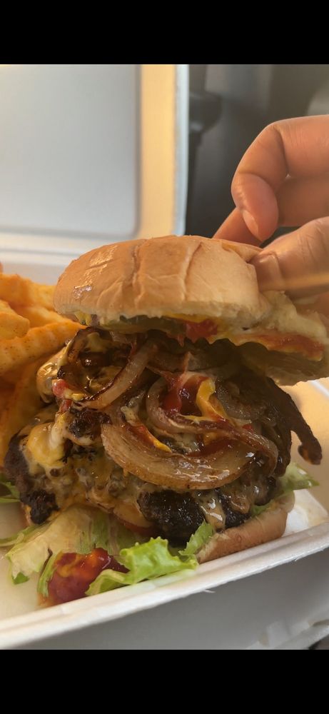 Food from Ghetto Burger