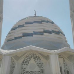 Marmara İlahiyat Camii - View from outside