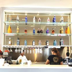Evviva Breakfast & Lunch - Bar