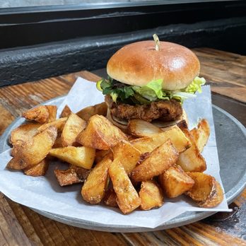 Pleasant House Pub - Crispy Buttermilk-Fried Chicken Sandwich - British Near Me - Chicago, Illinois Pleasant House Pub - Crispy Buttermilk-Fried Chicken Sandwich - British Near Me - Chicago, Illinois