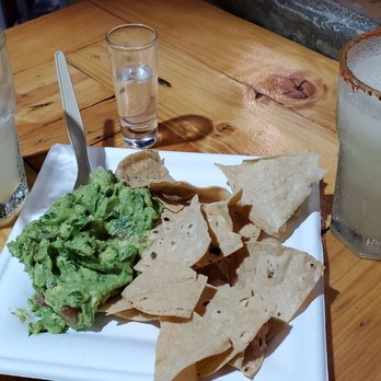Uno Mas - Fresh guacamole, with a kick - Cocktail Bars Near Me - Cabo San Lucas, BCS