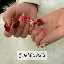 DAHLIA nail Zoya PixieDust - Textured in Dahlia