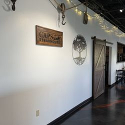 CAPS Steakhouse - Interior