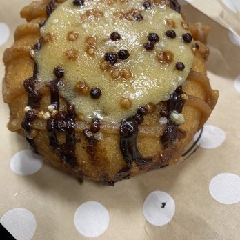 Two Shades Cafe - Nutella peanut butter donut - Cafes Near Me - Chicago, Illinois Two Shades Cafe - Nutella peanut butter donut - Cafes Near Me - Chicago, Illinois